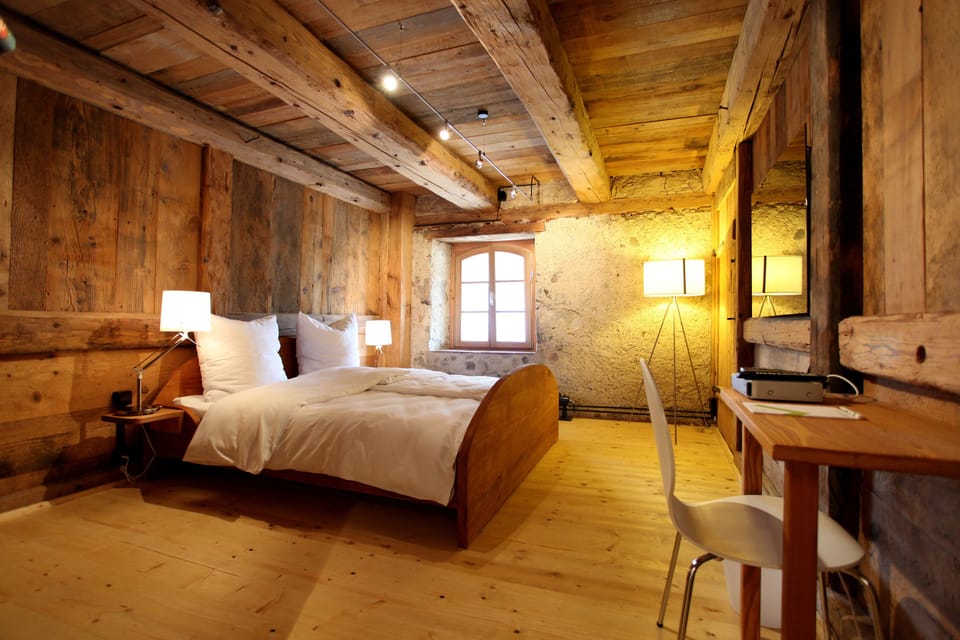 Premium bedding, individually decorated, individually furnished, desk