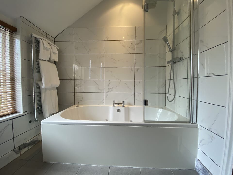 Double Room, Ensuite | Egyptian cotton sheets, premium bedding, free WiFi, bed sheets