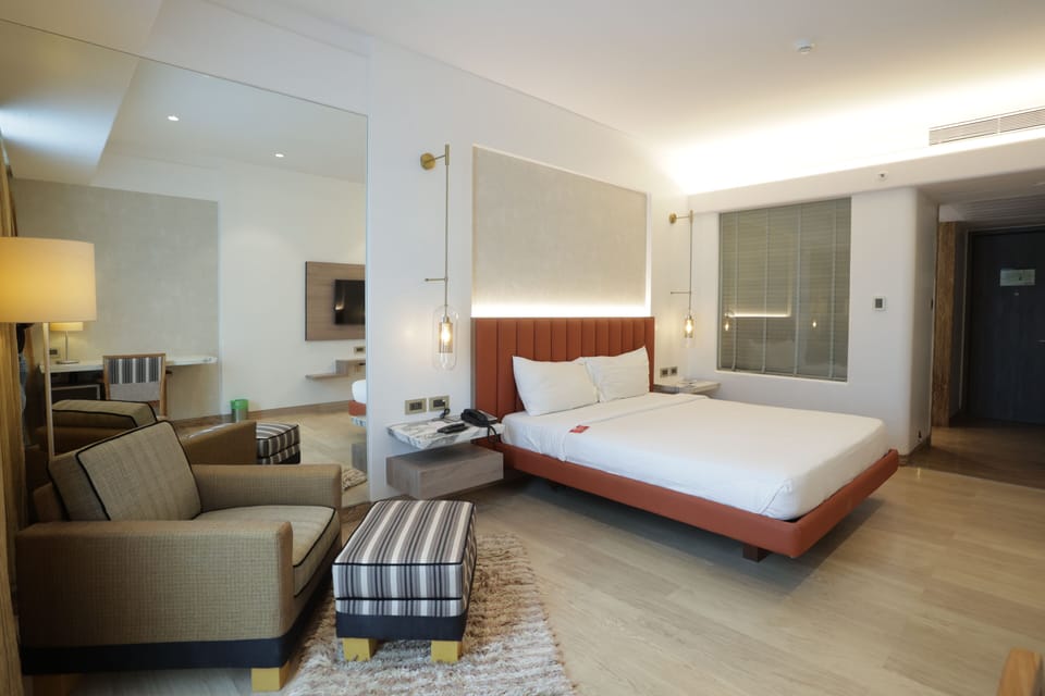 Executive Room | 1 bedroom, premium bedding, pillowtop beds, minibar
