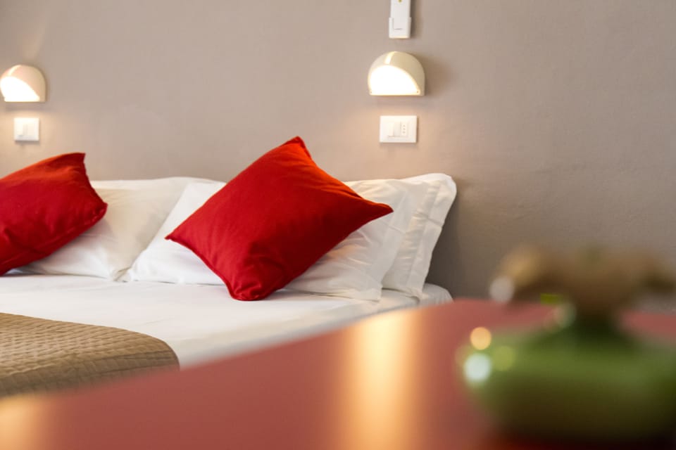 In-room safe, soundproofing, free WiFi