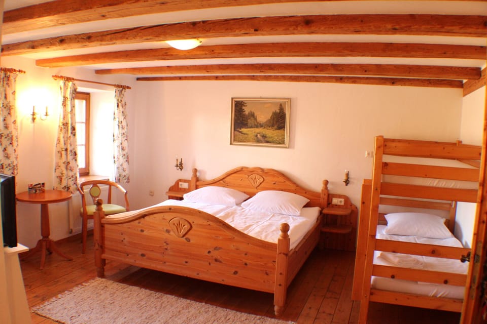 Family Room, Non Smoking | Hypo-allergenic bedding available, minibar, in-room safe, desk