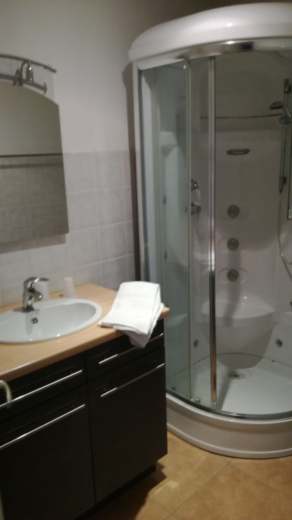 Bathroom shower