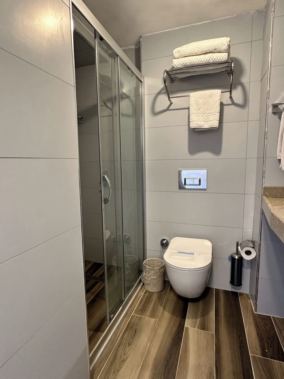 Standard Double or Twin Room, Sea View | Bathroom | Shower, deep soaking tub, free toiletries, hair dryer