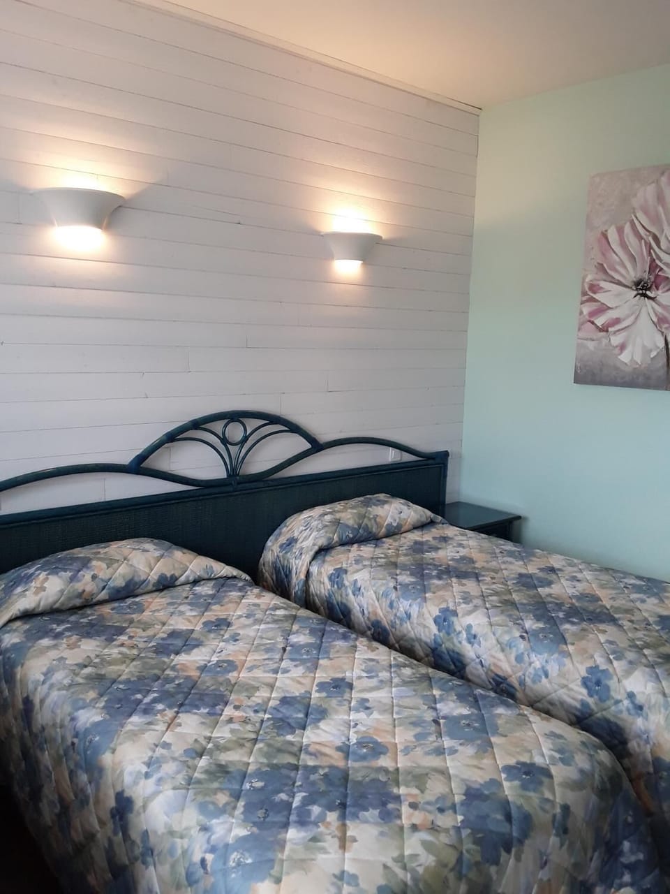 Twin Room | In-room safe, desk, iron/ironing board, free WiFi