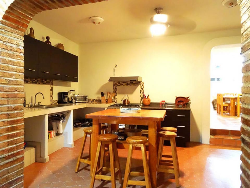 Traditional Townhome, 5 Bedrooms | In-room dining