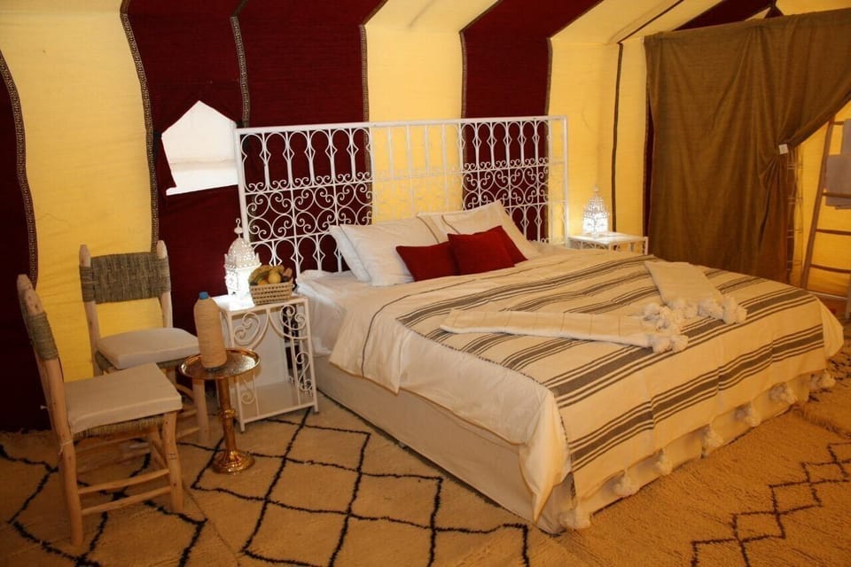 Deluxe Tent, 1 Double or 2 Twin Beds | Premium bedding, desk, cribs (free), bed sheets