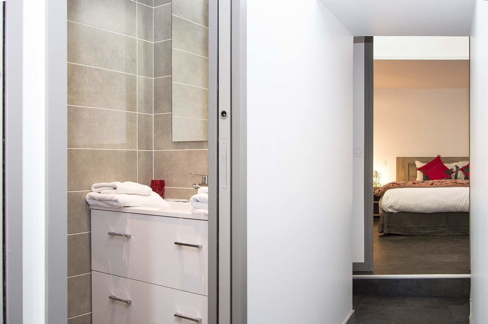 Suite, 2 Bedrooms (St Martial) | Individually decorated, individually furnished, desk, soundproofing