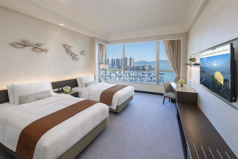 Deluxe Twin Room, Sea View | In-room safe, individually decorated, individually furnished, desk