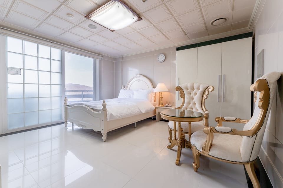 Standard Double (Up to 2 guests, including infants and toddlers) | Laptop workspace, iron/ironing board, free WiFi, bed sheets
