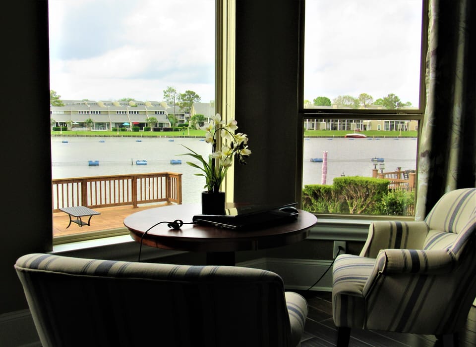 Master Bedroom Retreat Bay