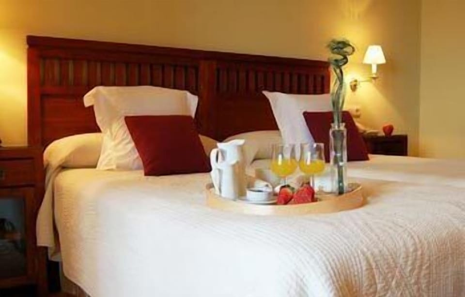 Double Room | In-room safe, desk, iron/ironing board, free WiFi