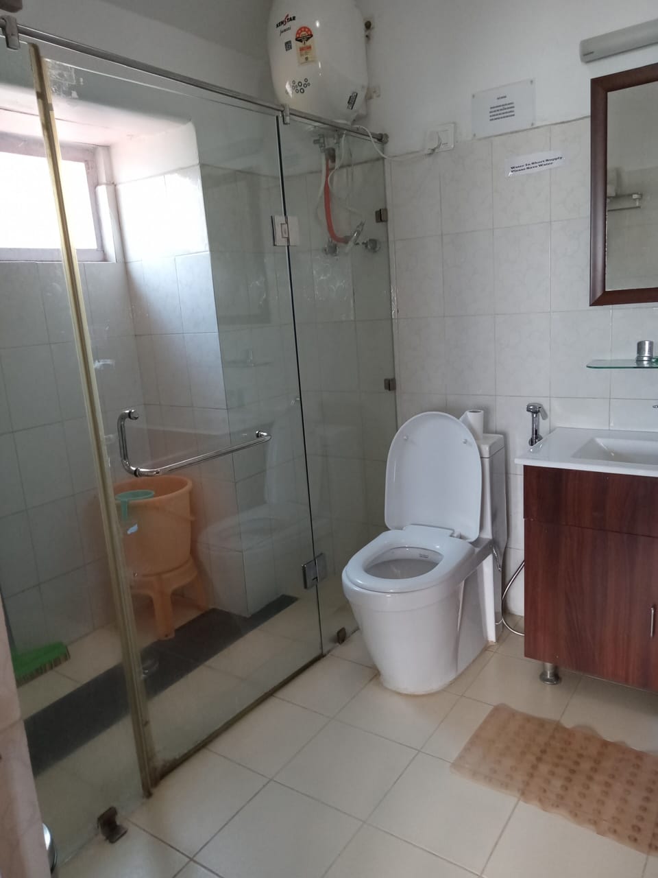 Super Deluxe Room | Bathroom | Shower, slippers, towels