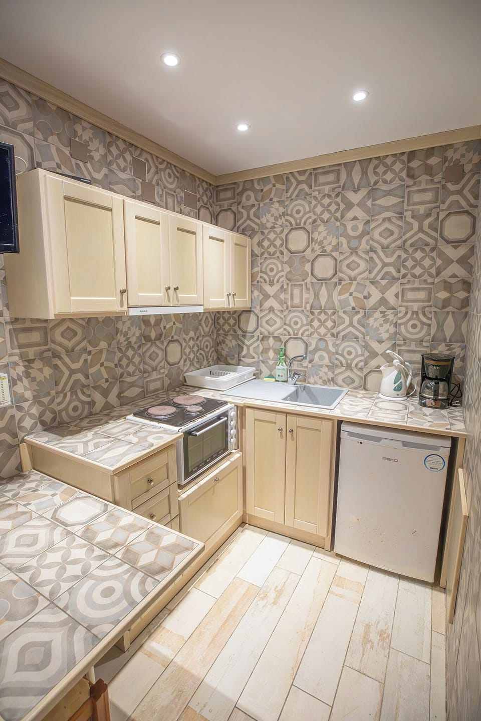 Soundproofing, free cribs/infant beds, free WiFi, bed sheets
