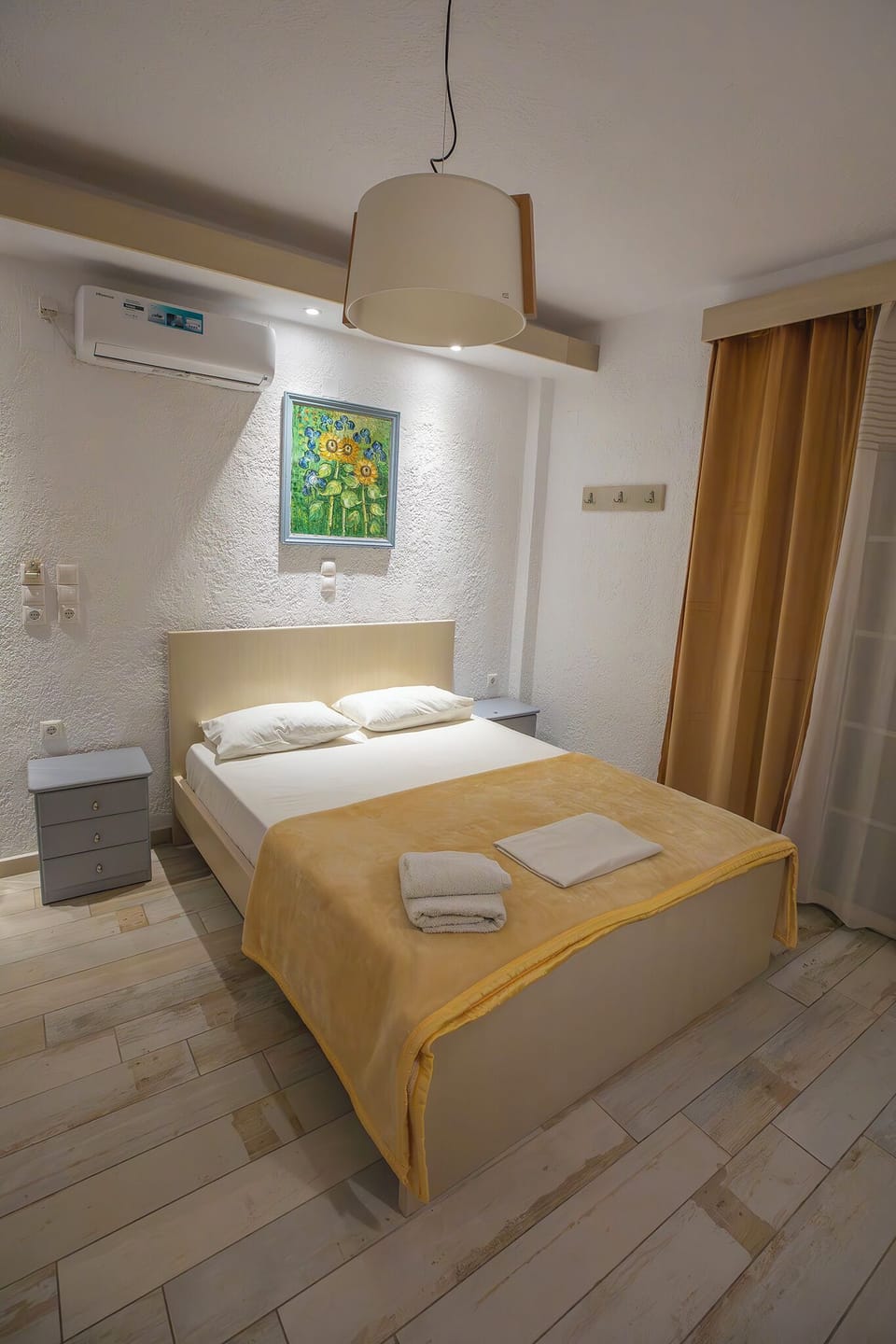 Soundproofing, free cribs/infant beds, free WiFi, bed sheets