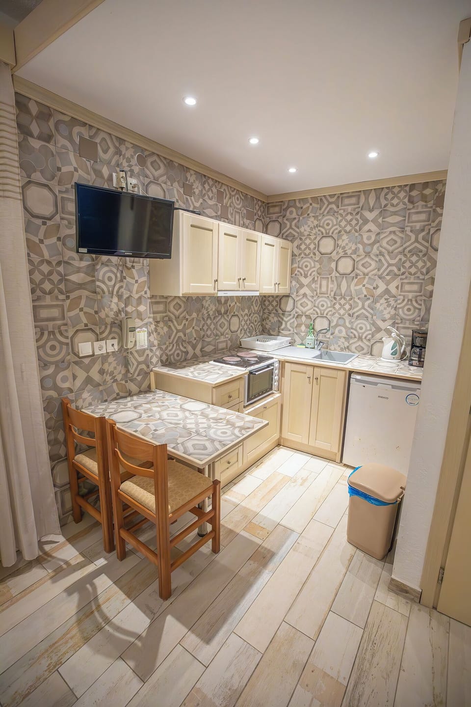 Soundproofing, free cribs/infant beds, free WiFi, bed sheets