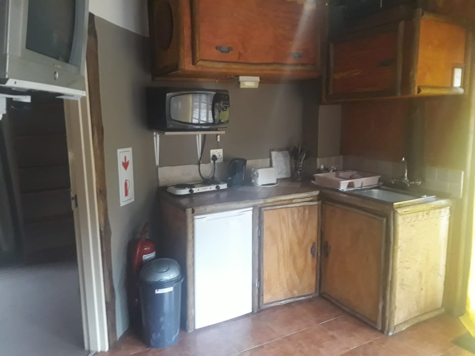 Basic Chalet | Private kitchen | Mini-fridge, freezer
