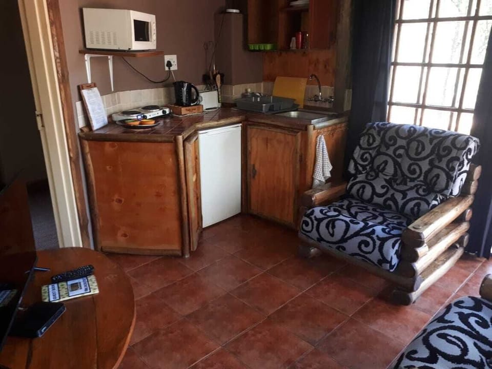 Basic Chalet | Private kitchen | Mini-fridge, freezer