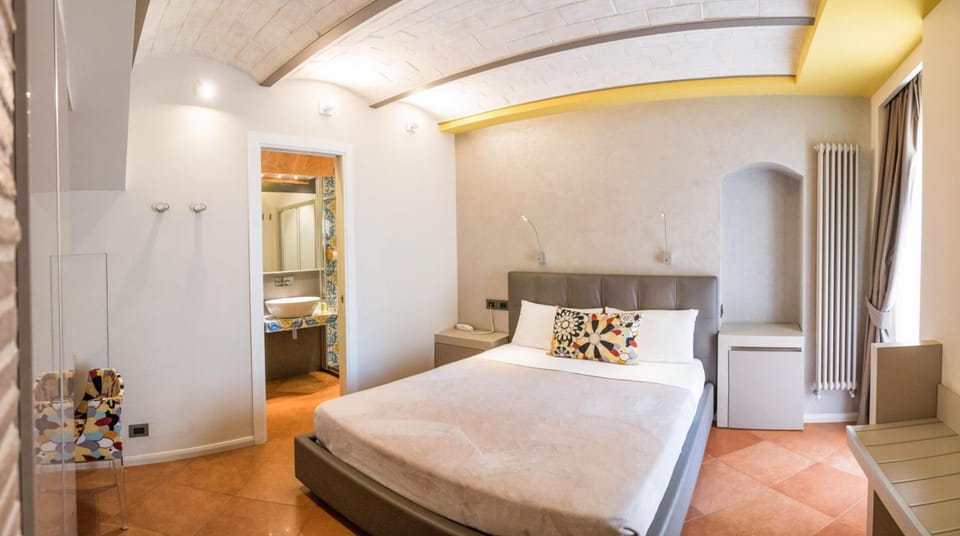 Premium bedding, in-room safe, desk, soundproofing