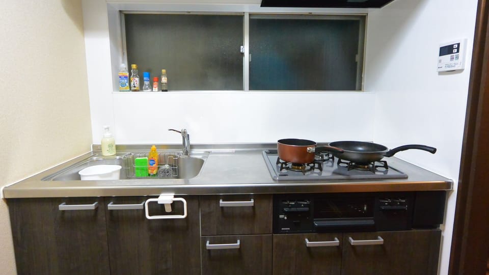 House, Private Bathroom | 3 bedrooms, iron/ironing board, free cribs/infant beds, travel crib