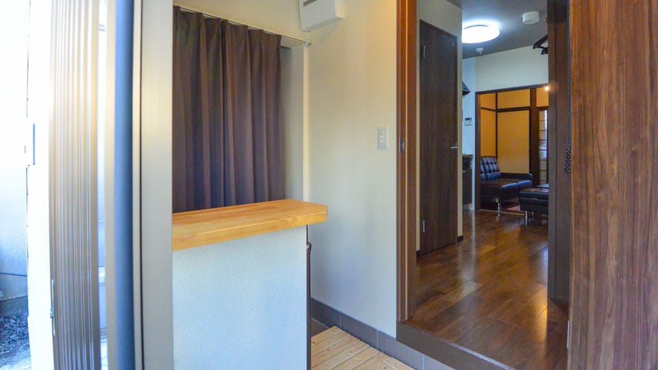 House, Private Bathroom | 3 bedrooms, iron/ironing board, free cribs/infant beds, travel crib