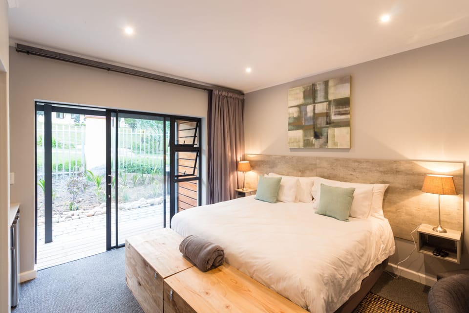 King/Twin Rooms | 1 bedroom, minibar, in-room safe, individually decorated