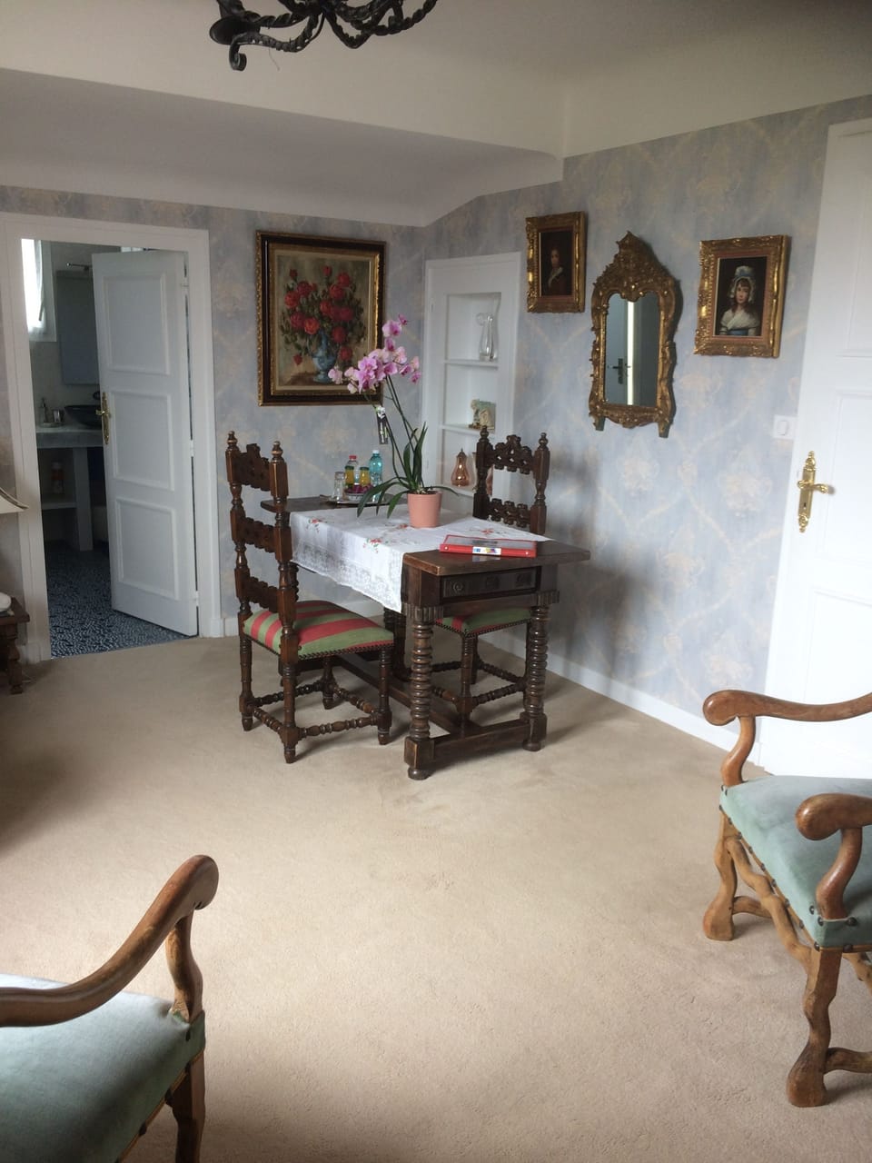 Double Room (Louis XIII) | Minibar, in-room safe, soundproofing, WiFi (free)