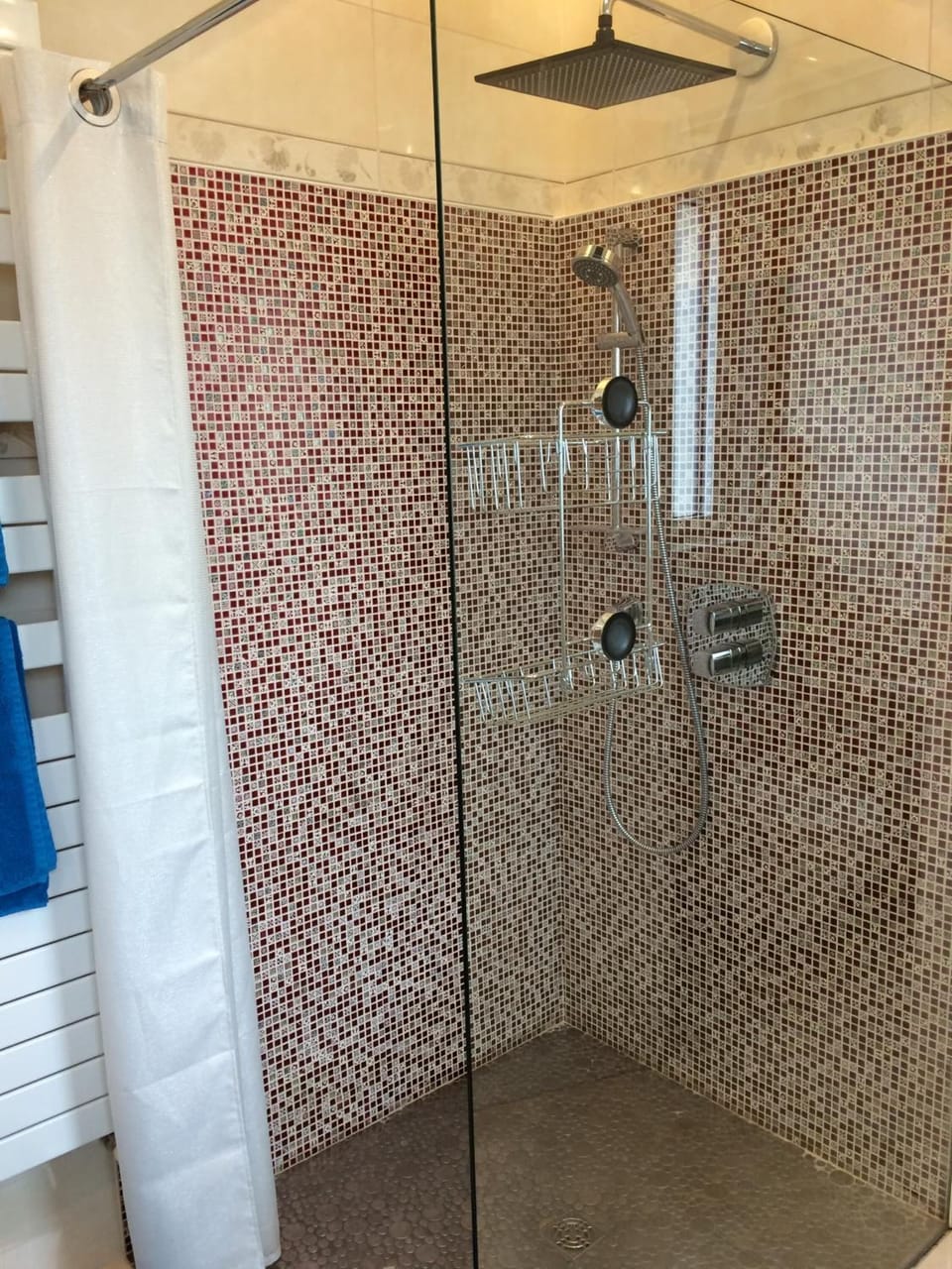 Shower, free toiletries, hair dryer, bathrobes