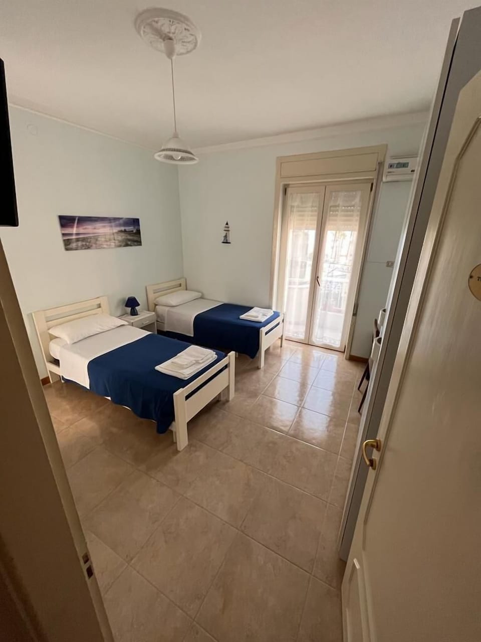 Twin Room | Premium bedding, desk, soundproofing, free WiFi
