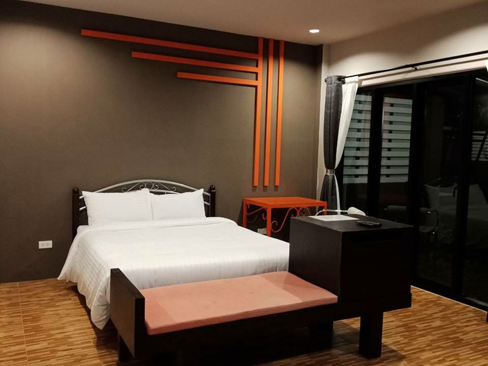 Deluxe Double Room | Minibar, blackout drapes, WiFi (free), bed sheets