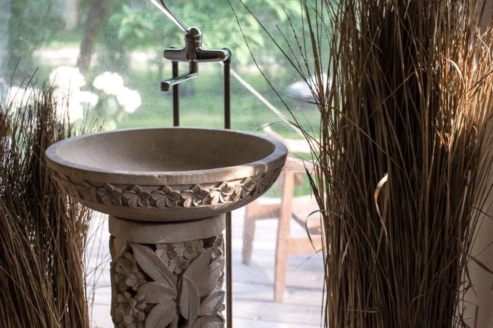 Bathroom sink