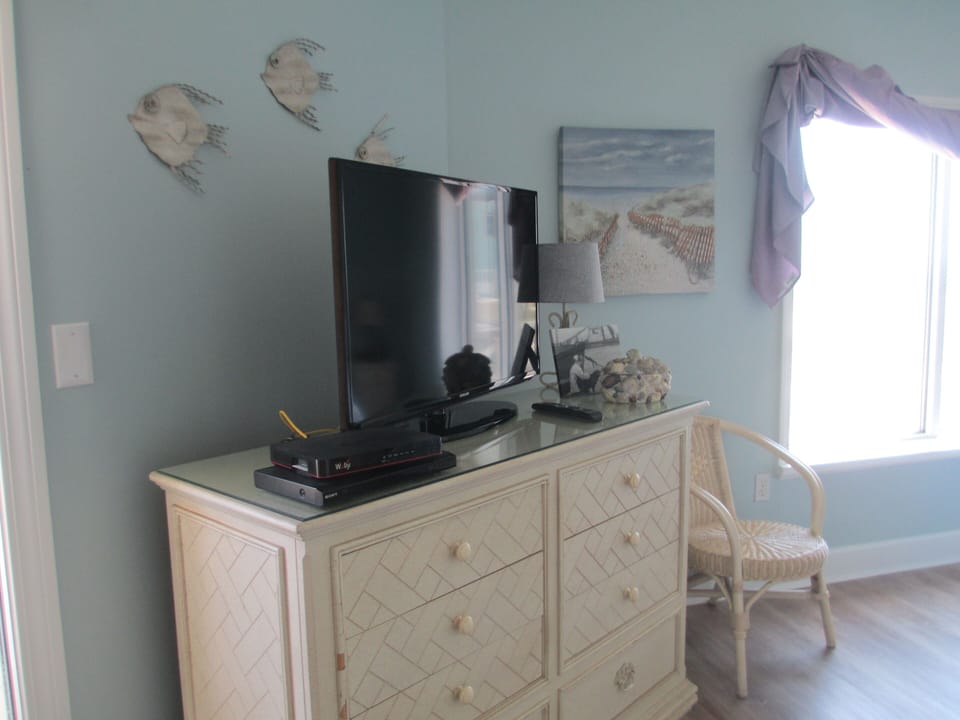 At night when it is quiet relax in the MBR and watch your favorite TV show.