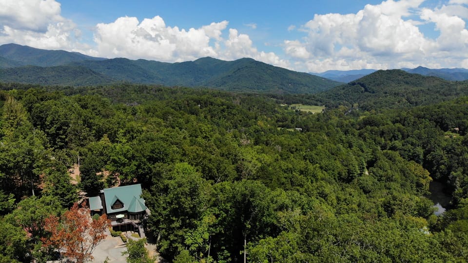 Bearadise Inn located in the beautiful Smoky Mountains! 