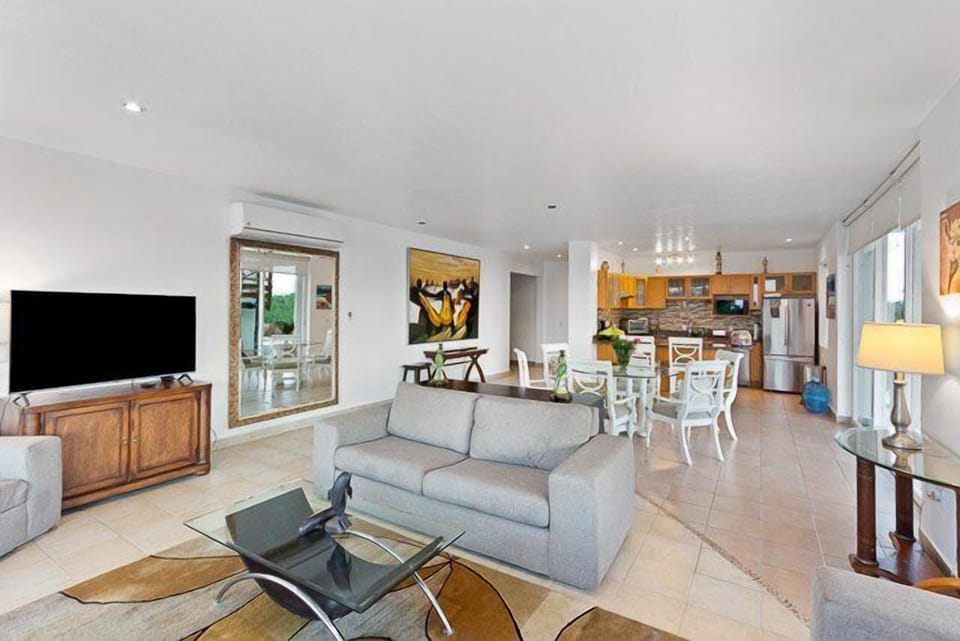 Living room with wrap-around terrace