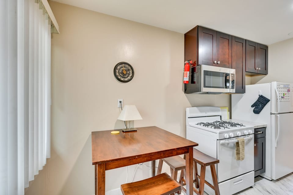 Dining Table | Dishware & Flatware Provided