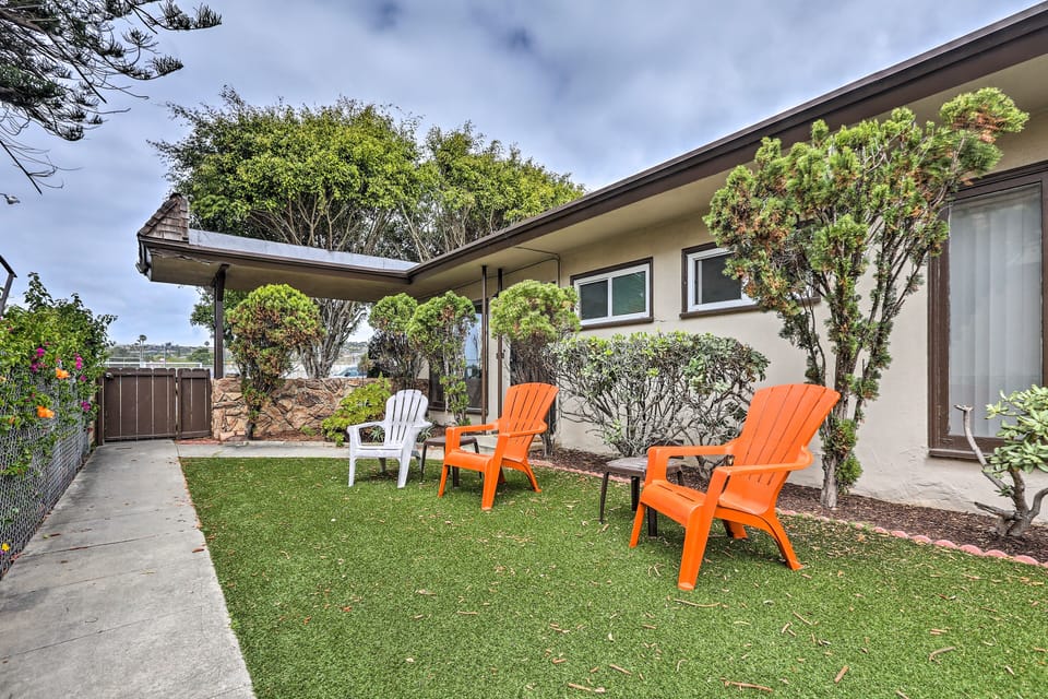 Spacious Front Yard | Garden