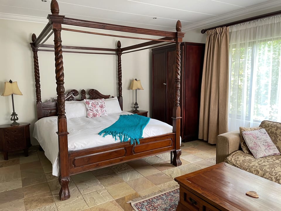 1 bedroom, premium bedding, minibar, desk