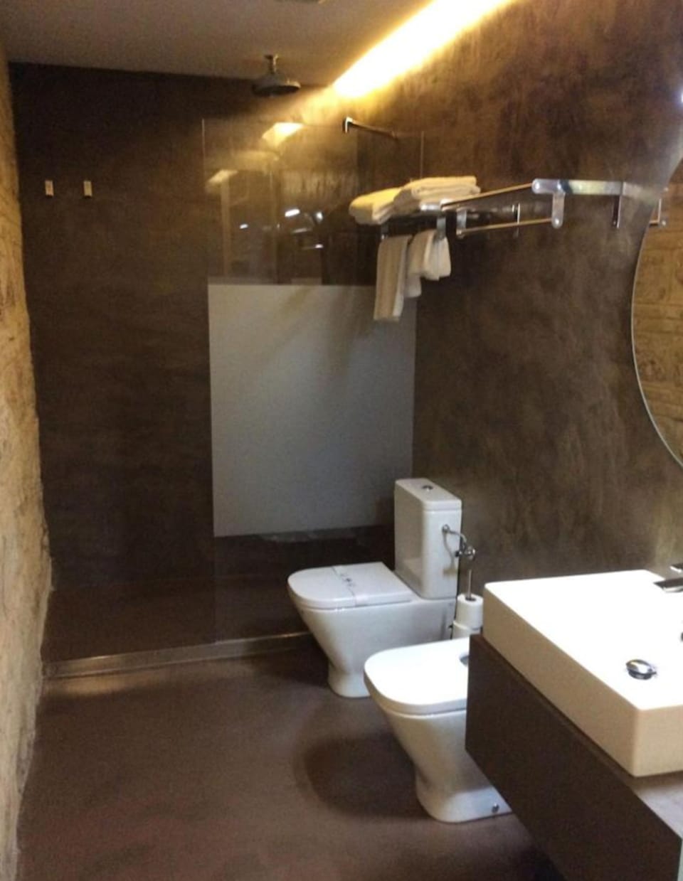 Twin Room (With Extra Bed, 2 or 3 People) | Bathroom | Hair dryer, towels