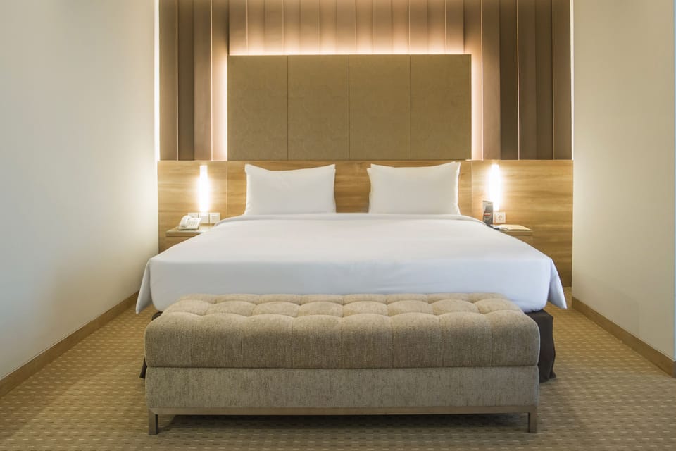 Junior Suite | Premium bedding, in-room safe, desk, soundproofing