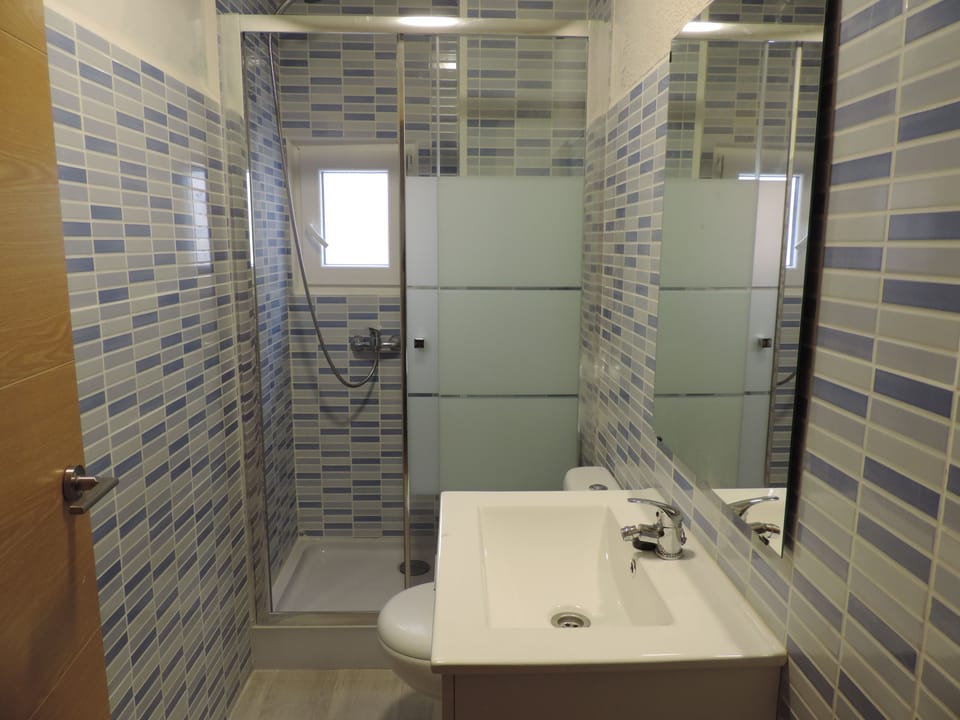 Standard Double Room, 1 Double Bed, Private Bathroom | Iron/ironing board, free WiFi, bed sheets