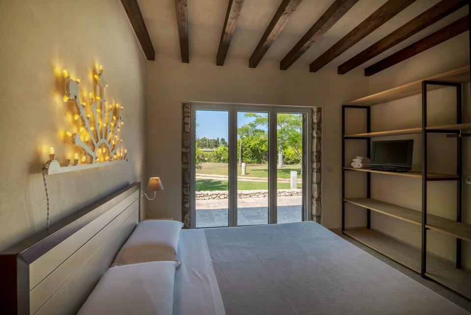 Romantic Apartment | 1 bedroom, premium bedding, pillowtop beds, laptop workspace