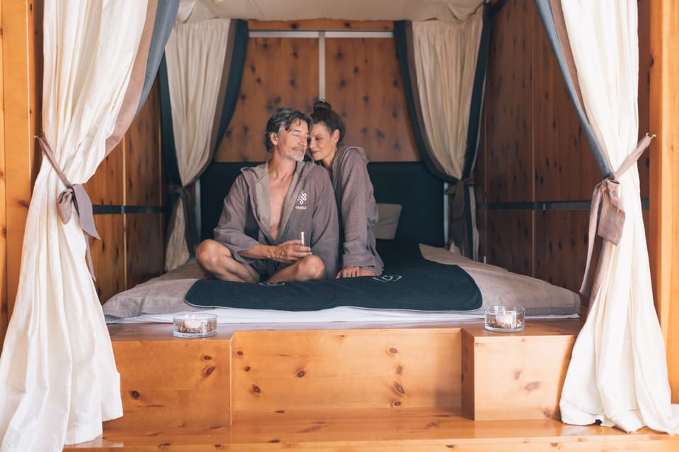 Couples treatment rooms, sauna, hot tub, steam room, Turkish bath