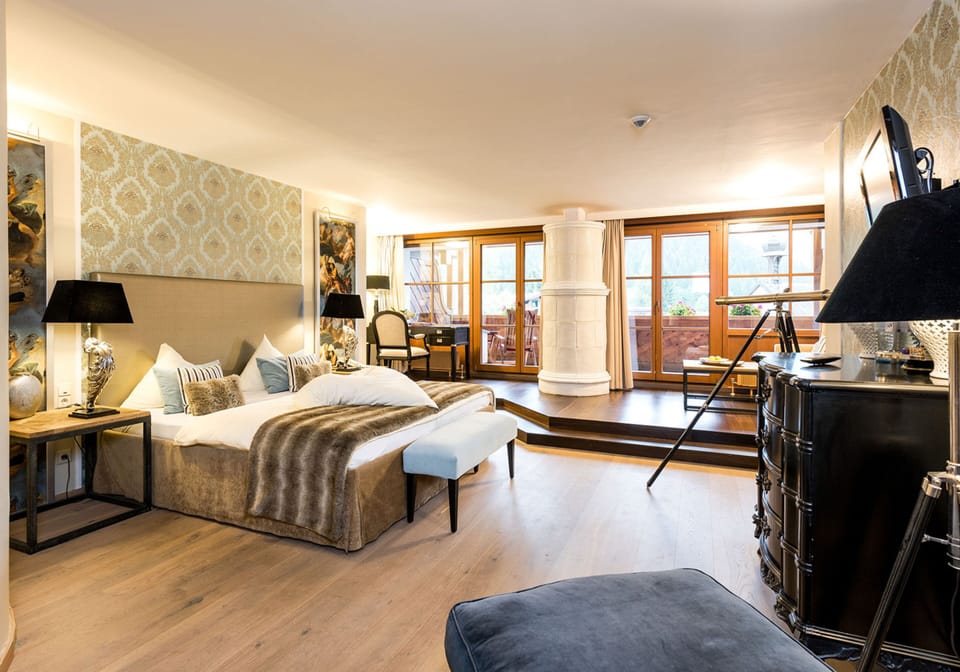 Basic Suite, 1 Bedroom, Non Smoking, Mountain View | Hypo-allergenic bedding, Tempur-Pedic beds, in-room safe
