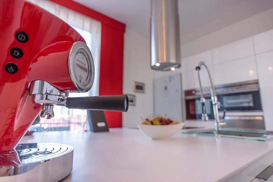 Deluxe Apartment, Sea View | Private kitchen | Fridge, microwave, oven, stovetop