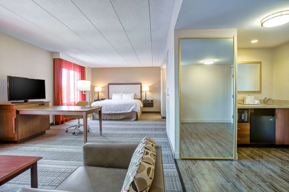 1 King Bed Studio Suite w/Sofabed | Premium bedding, pillowtop beds, desk, laptop workspace