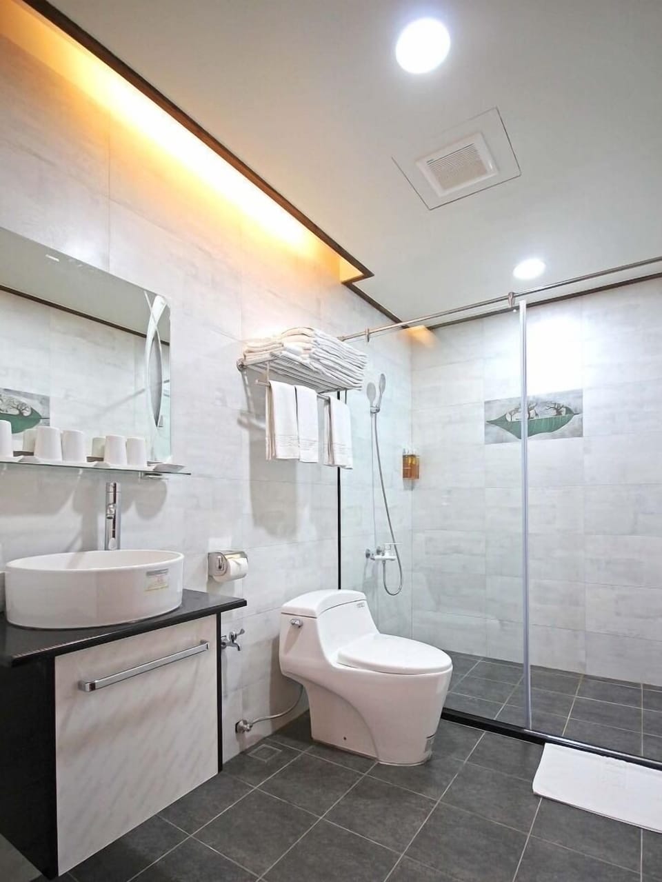 Family Room, Non Smoking, Balcony | Bathroom | Shower, free toiletries, hair dryer, slippers