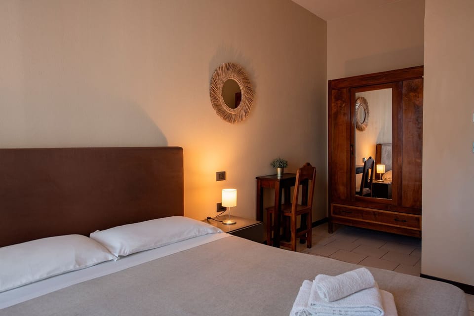 Double Room, Garden View | Desk, WiFi (free), bed sheets