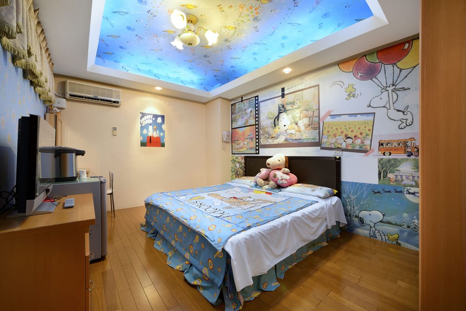 Superior Room, 2 Bedrooms, Non Smoking | Bathroom | Shower, rainfall showerhead, free toiletries, hair dryer
