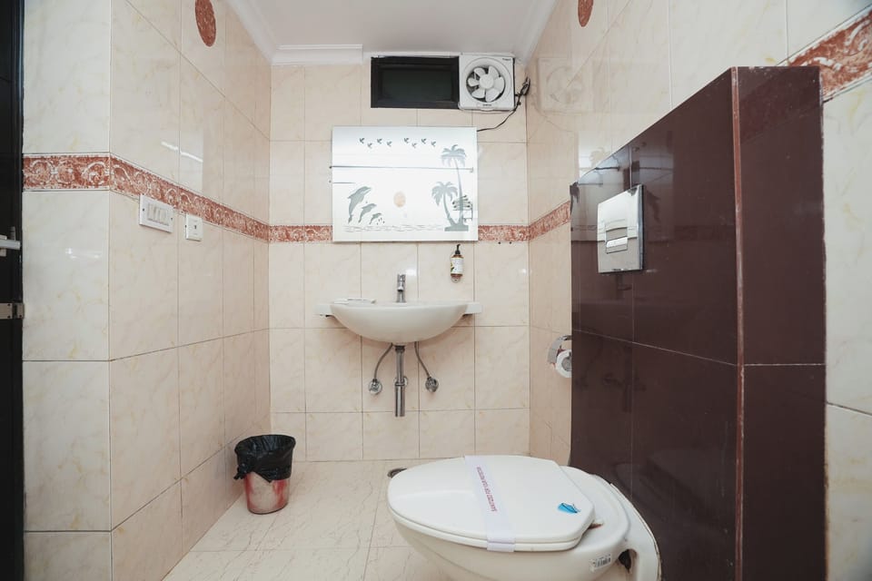 Executive Room | Bathroom | Shower, towels