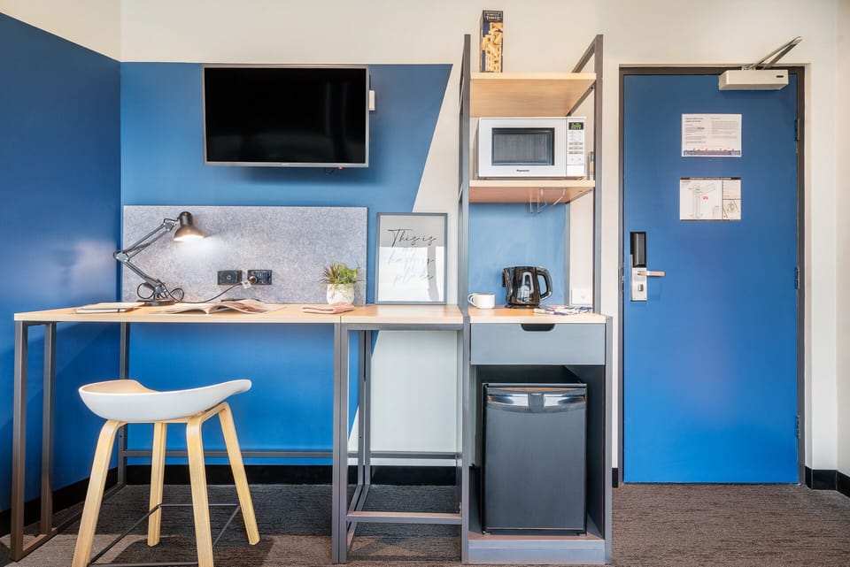 Desk, laptop workspace, iron/ironing board, free WiFi