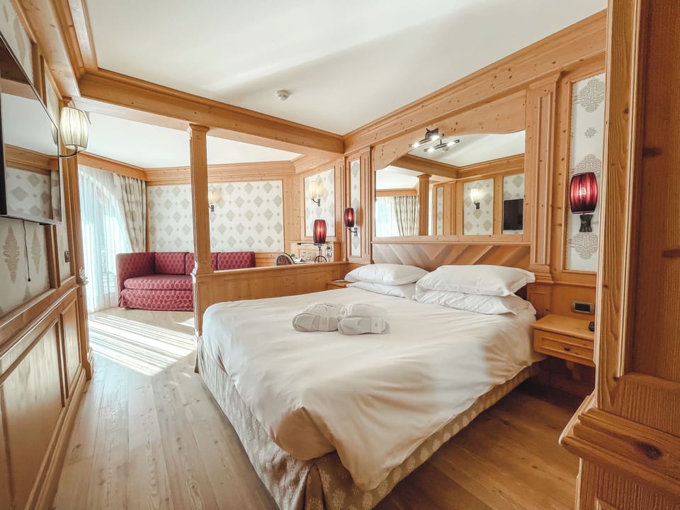 Family Suite | Premium bedding, down comforters, minibar, in-room safe